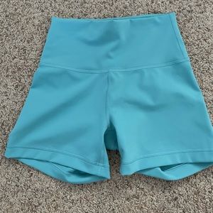 Lululemon Wunder Train Contour Fit High-Rise Short 4’. Size 6. Never been worn
